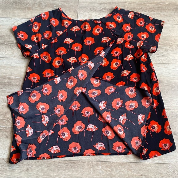 Cabi 3251 Flanders Poppy shirt blouse split back size medium - Picture 6 of 10